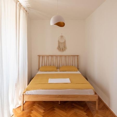 Pula City Apartment With Private Parking Free المظهر الخارجي الصورة