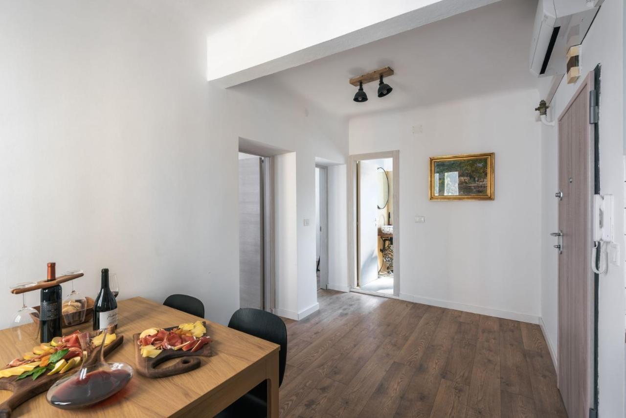 Pula City Apartment With Private Parking Free المظهر الخارجي الصورة